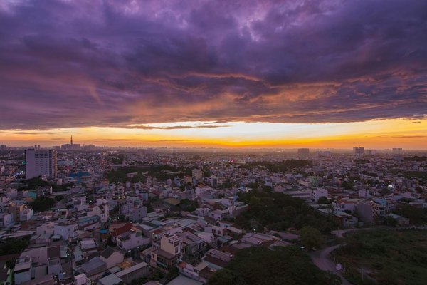 How can you combine UK tourism and cruise experiences for an unforgettable vacation?